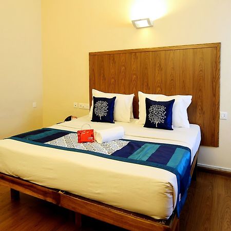 Oyo 2887 Hotel Sn International Kumily Экстерьер фото